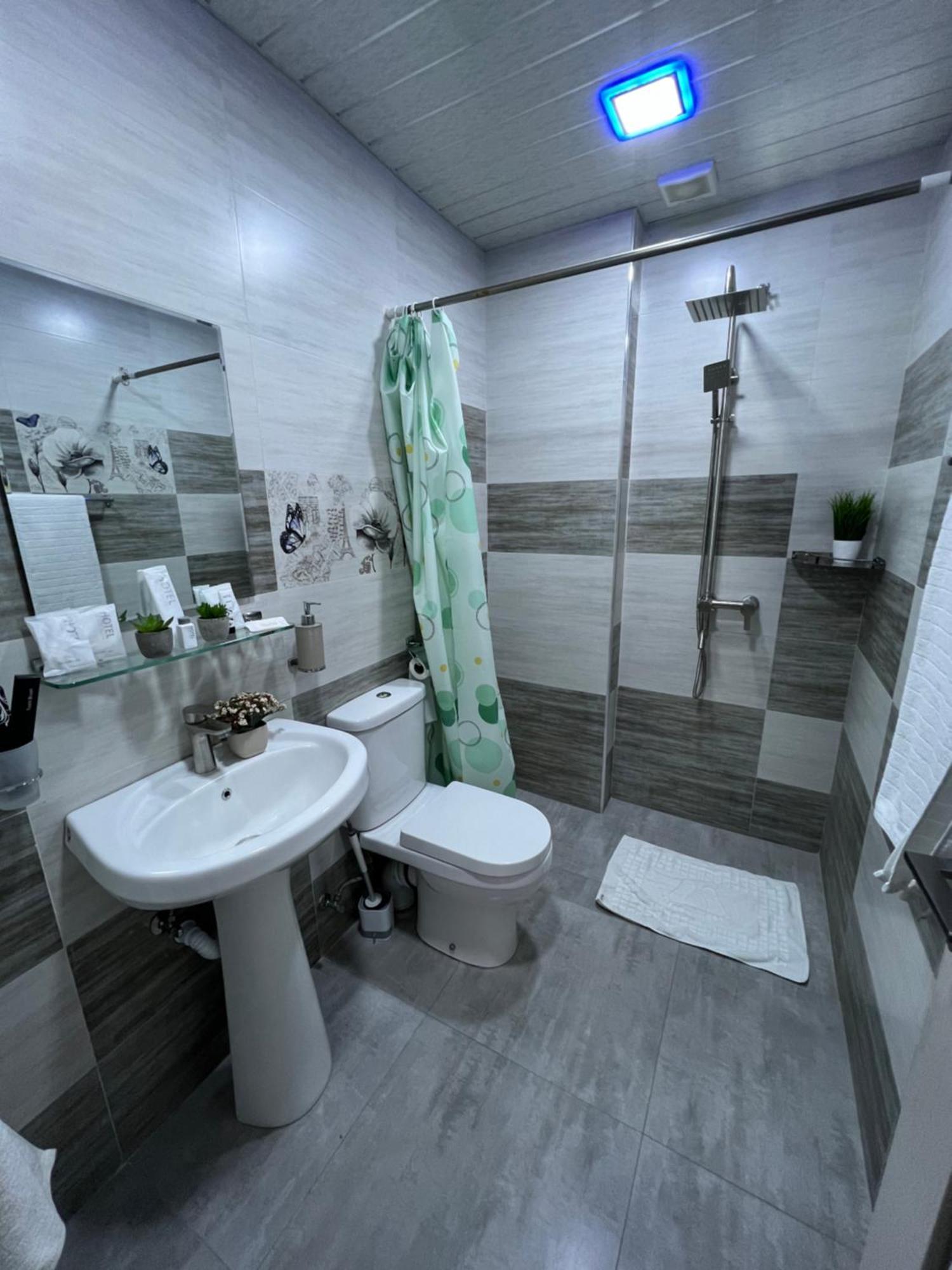 Cosy Apartment With Good Location Self Check In Jerevan Exteriör bild